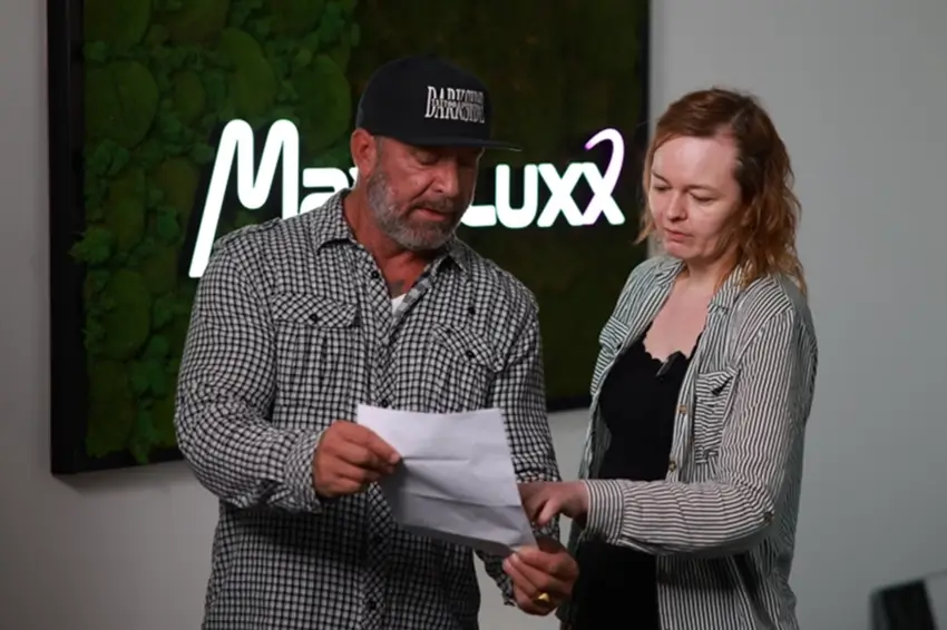 VGS Lighting Technology - Partners at eye level